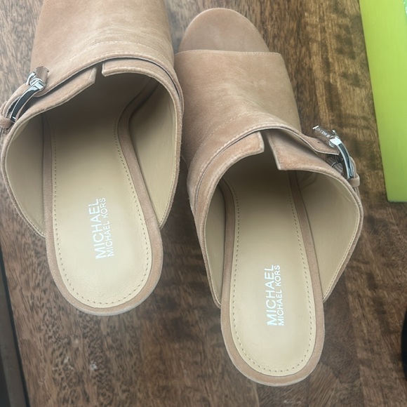 New Michael Kors Isabella Mule - Picture 4 of 10